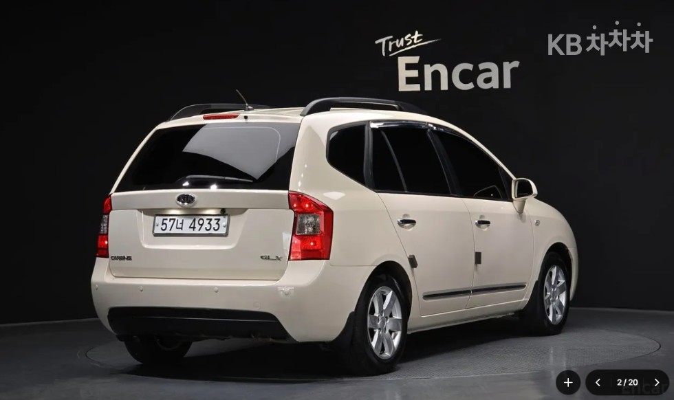 Kia Carens — miniaturë 2
