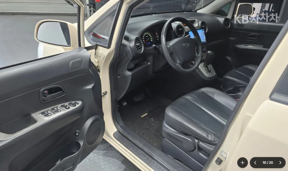 Kia Carens — miniaturë 10