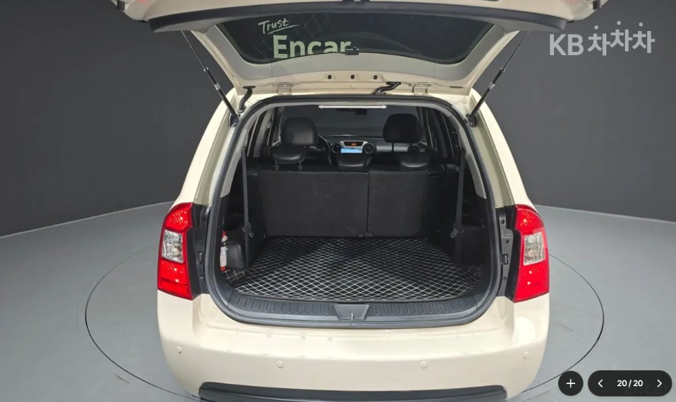 Kia Carens — miniaturë 20