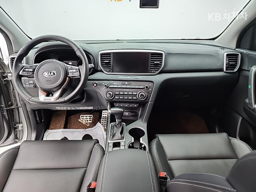 2021 - kia sportage