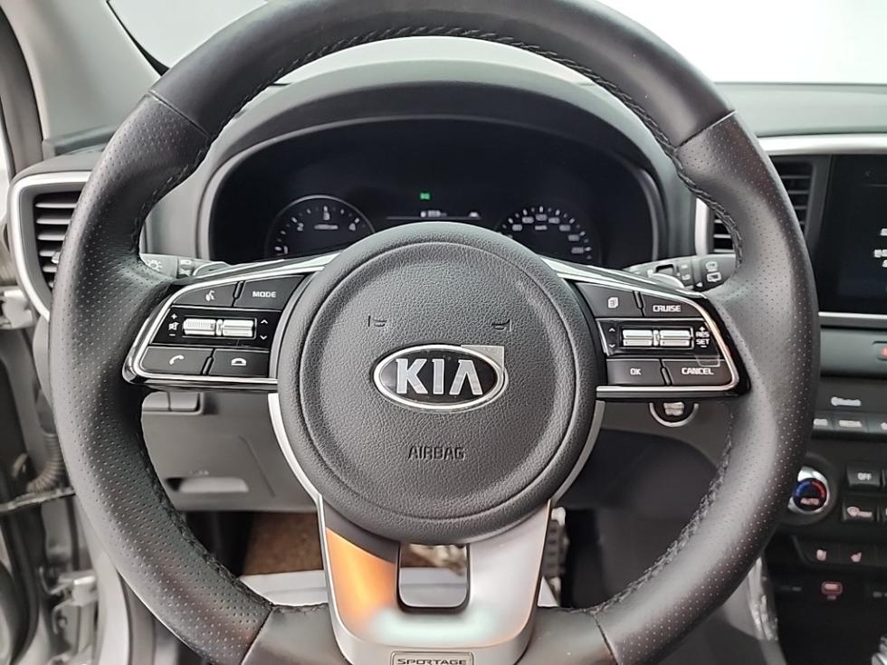 2021 - kia sportage