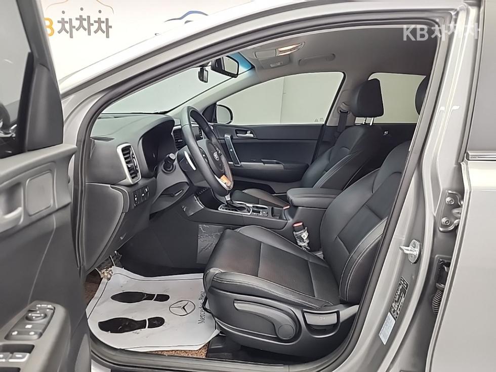 2021 - kia sportage