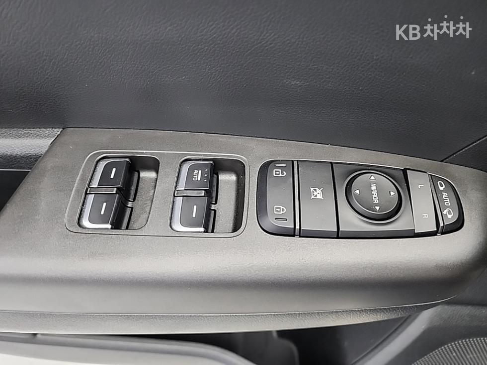 2021 - kia sportage
