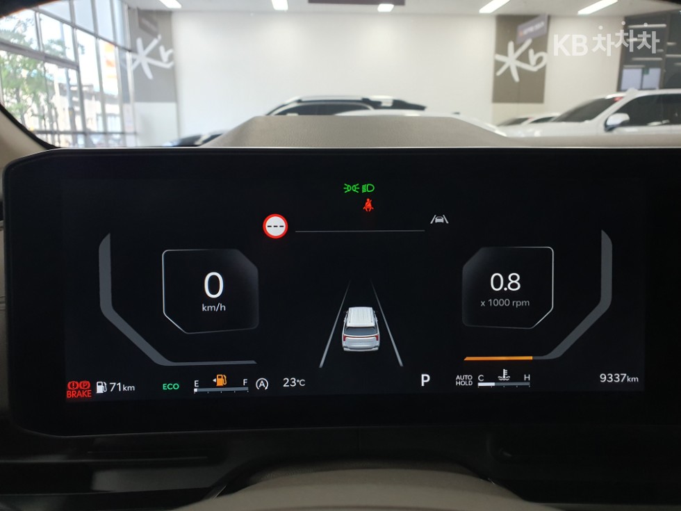 2025 Kia 4 photo