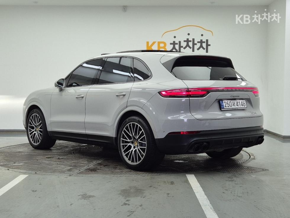 Porsche Cayenne — miniaturë 3