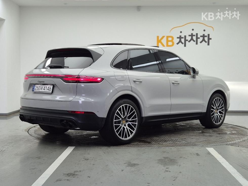Porsche Cayenne — miniaturë 4
