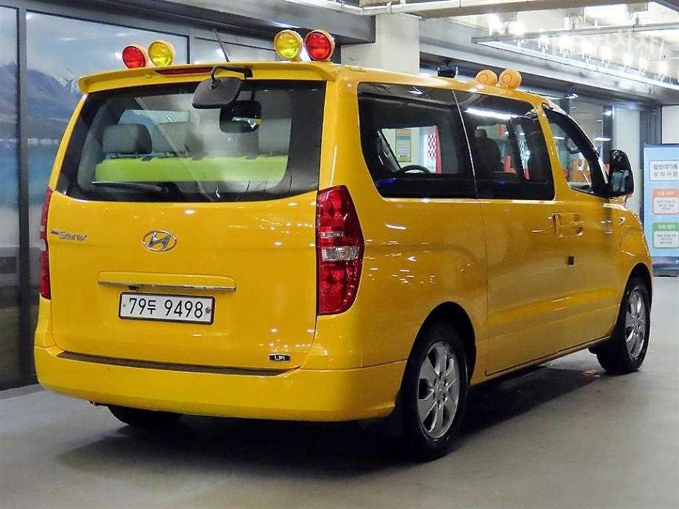 Hyundai Starex — miniaturë 4