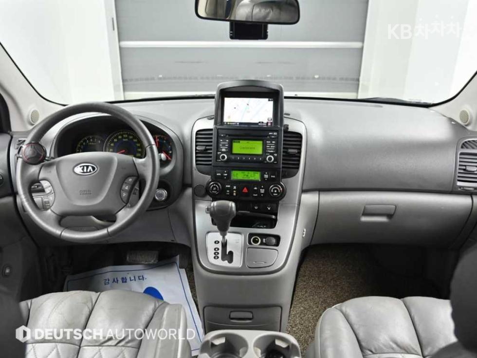 Kia Carnival — miniaturë 7