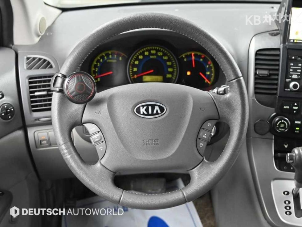 Kia Carnival — miniaturë 13