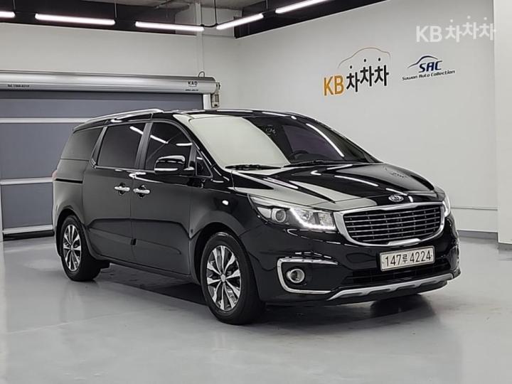 Kia Carnival 2.2 Diesel Luxury 5