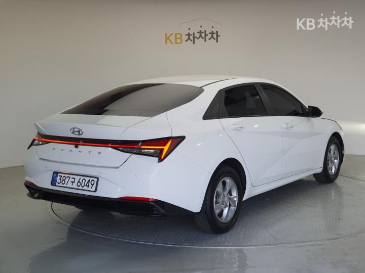 Hyundai Avante CN7 1.6 Gasoline Smart 5
