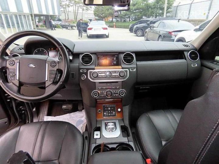 Land Rover Discovery 4 3.0 SDV6 SE 8