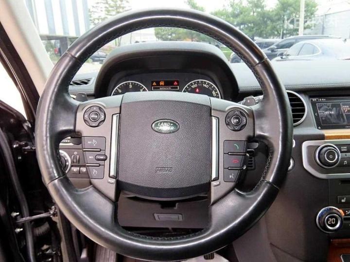 Land Rover Discovery 4 3.0 SDV6 SE 9