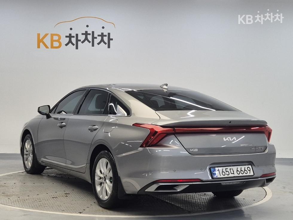 Kia K8 — miniaturë 2