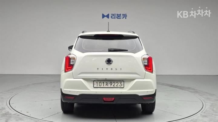 KG Mobility (Ssangyong) Tivoli Gasoline V3 2WD Base Type 6