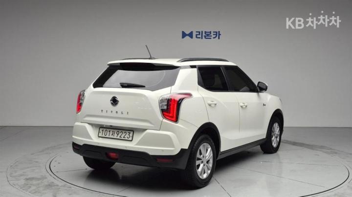 KG Mobility (Ssangyong) Tivoli Gasoline V3 2WD Base Type 7