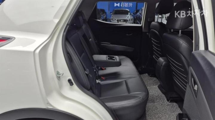 KG Mobility (Ssangyong) Tivoli Gasoline V3 2WD Base Type 10