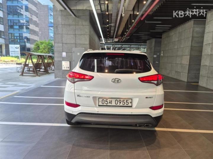 Hyundai Tucson Diesel e-VGT R 2.0 2WD Modern 5