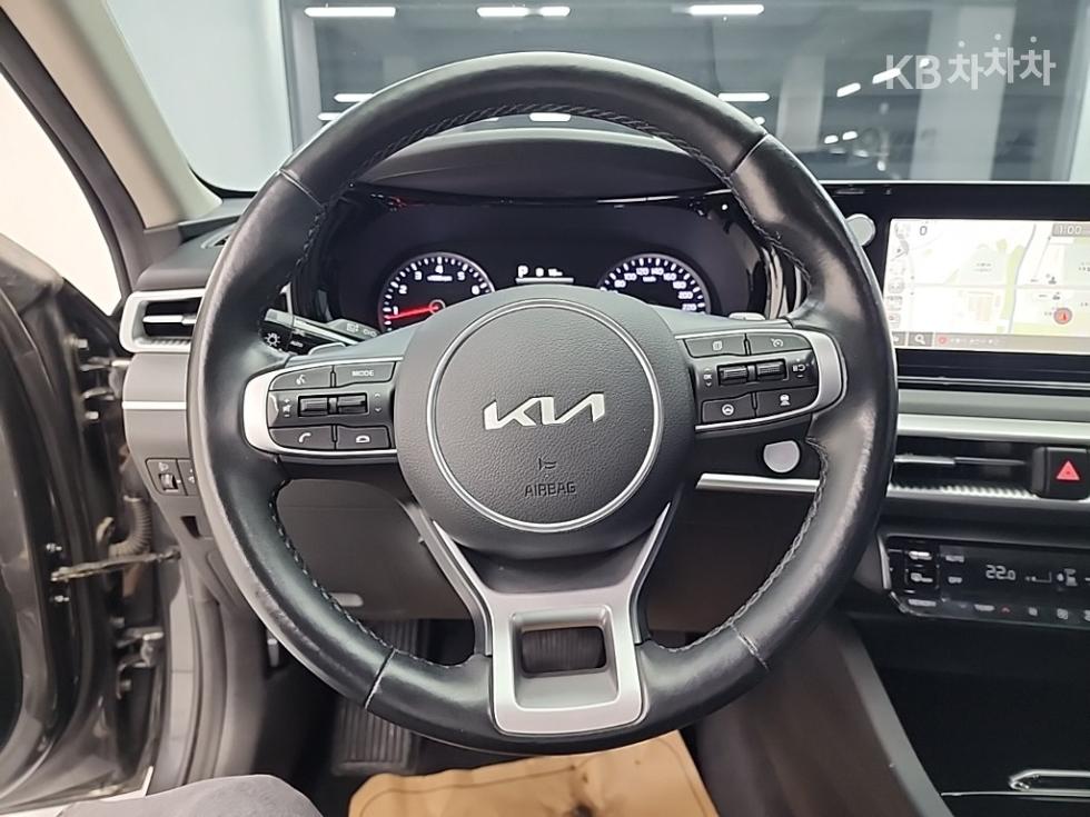 2023 - kia k5
