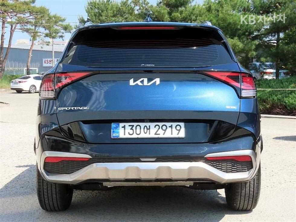 2023 - kia sportage