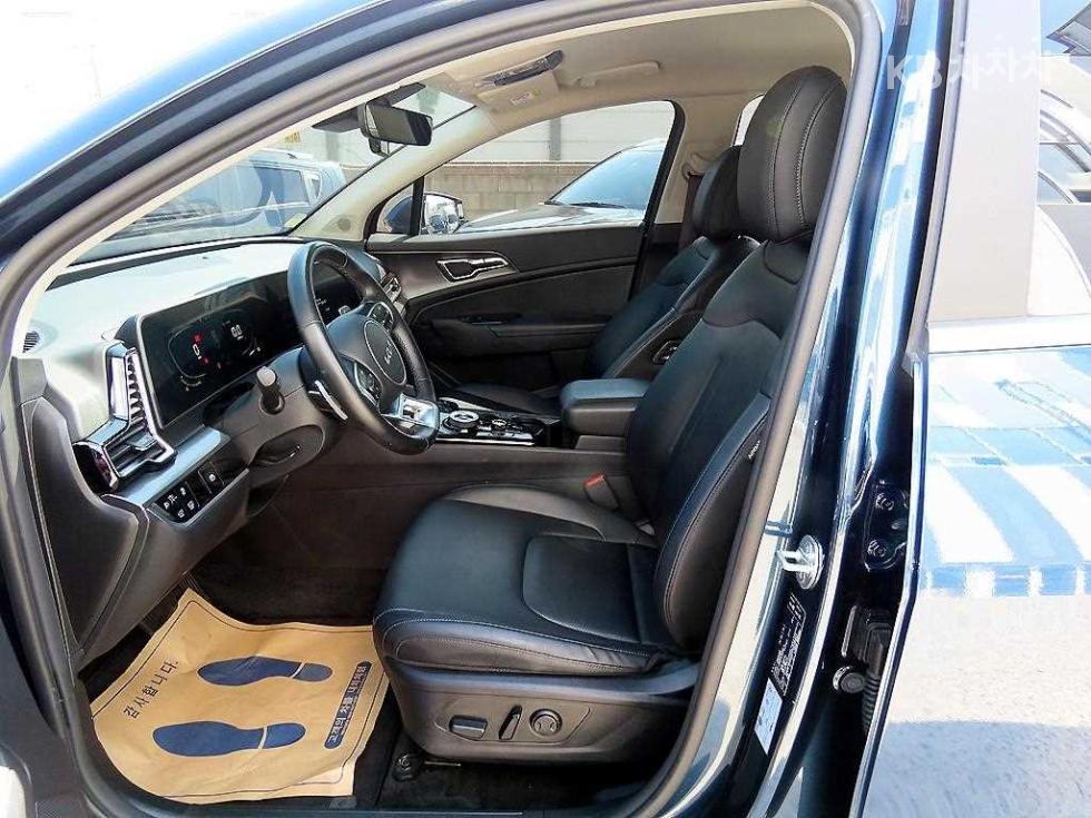 2023 - kia sportage