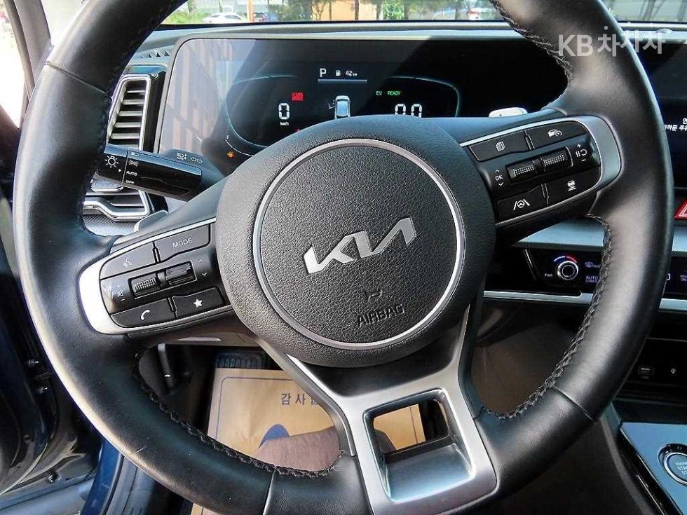 2023 - kia sportage