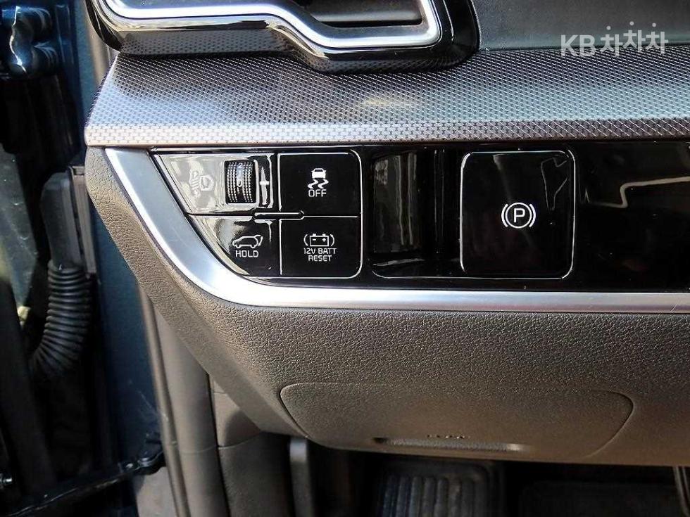 2023 - kia sportage