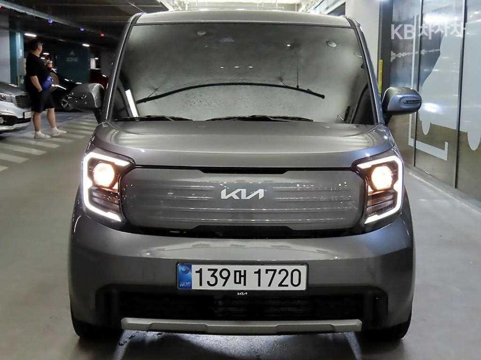 2025 - kia kia
