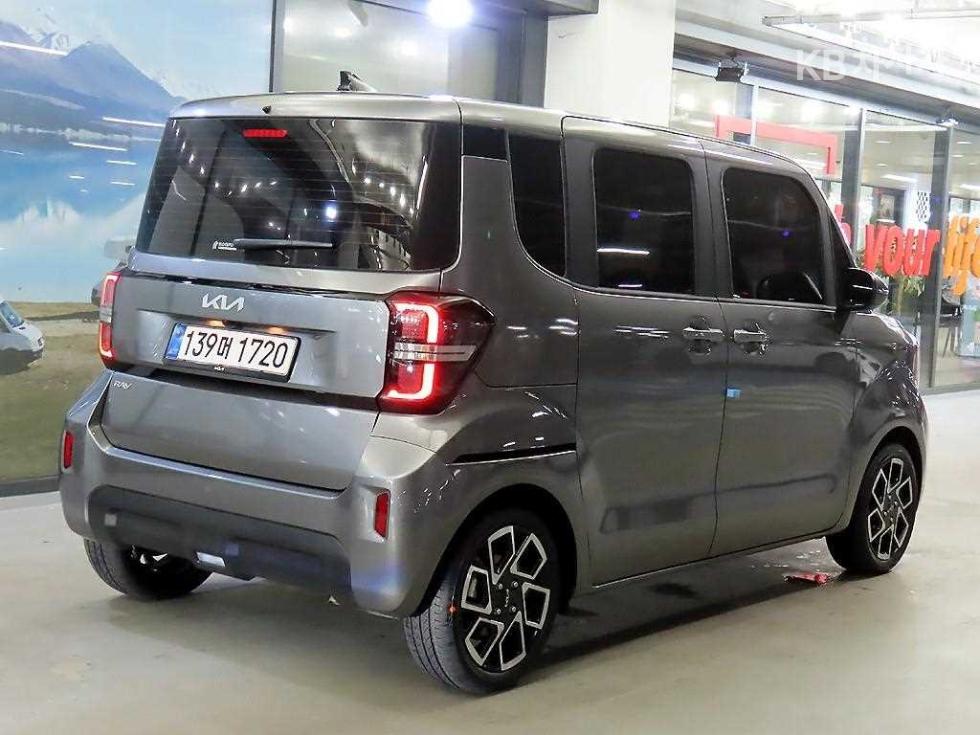2025 - kia kia