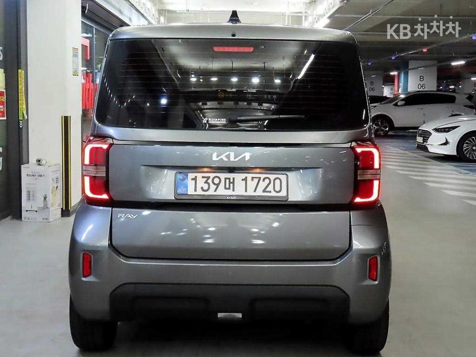 2025 - kia kia