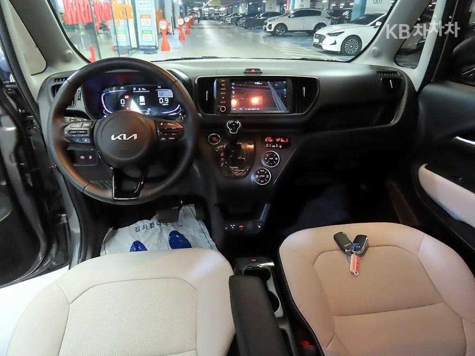 2025 - kia kia