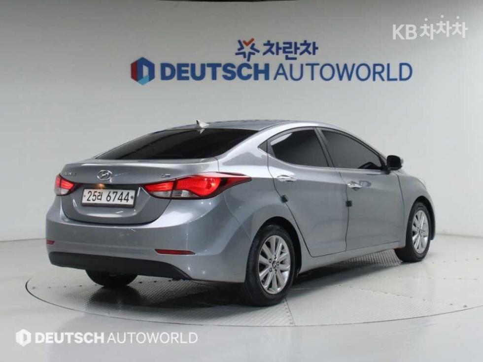 Hyundai Avante — miniaturë 2