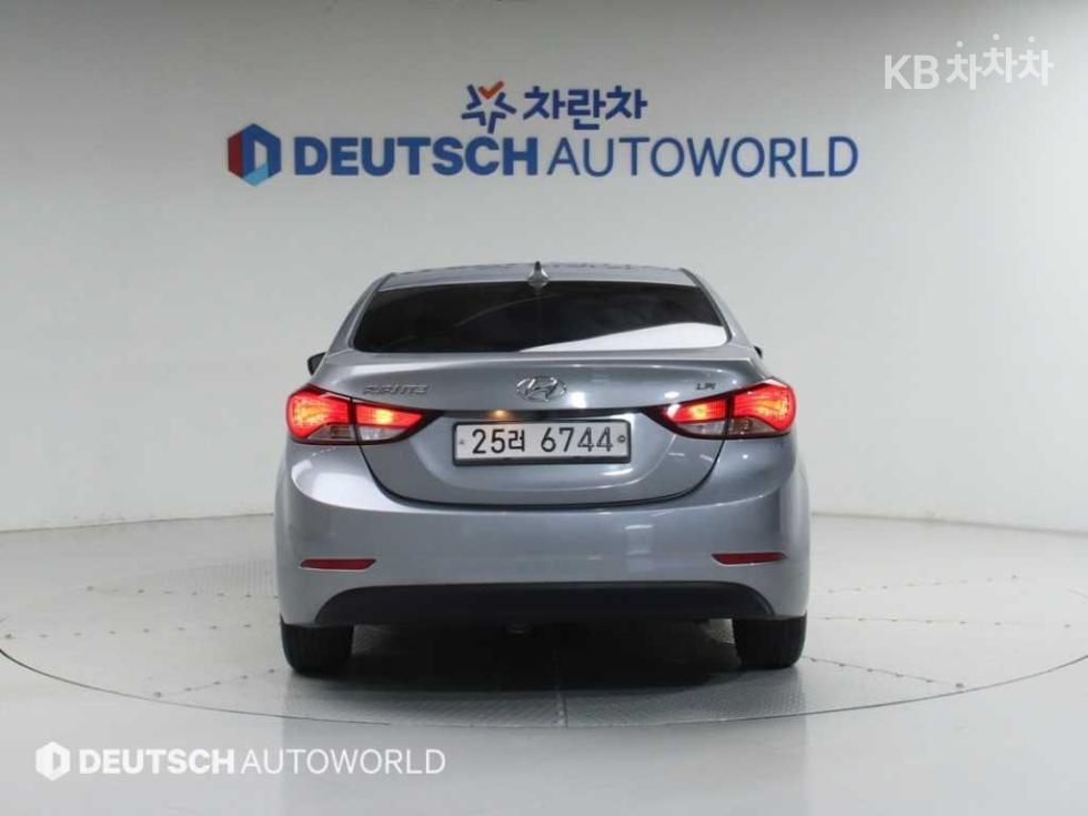 Hyundai Avante — miniaturë 4