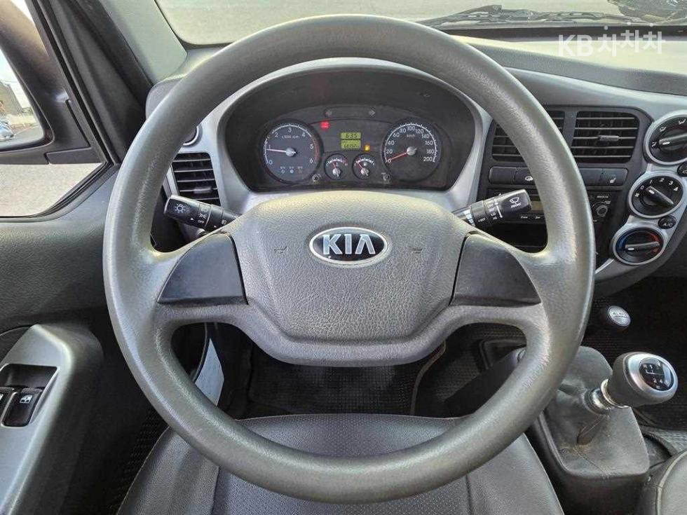 2013 - kia bongo iii