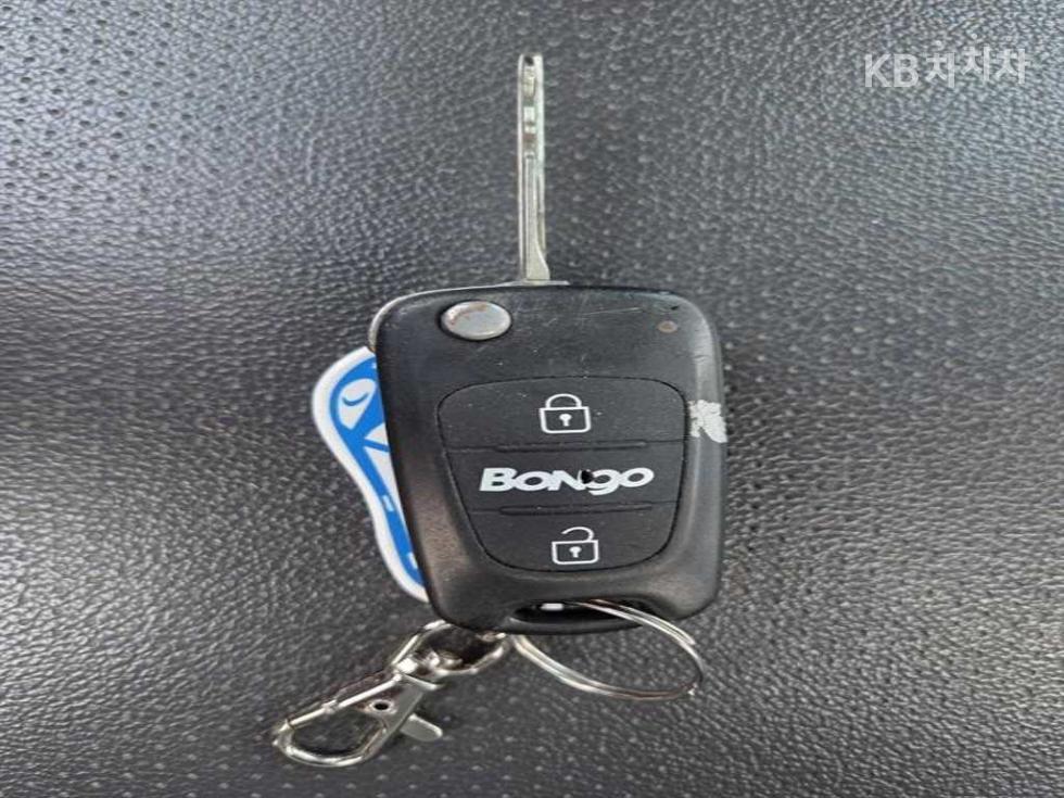 2013 - kia bongo iii