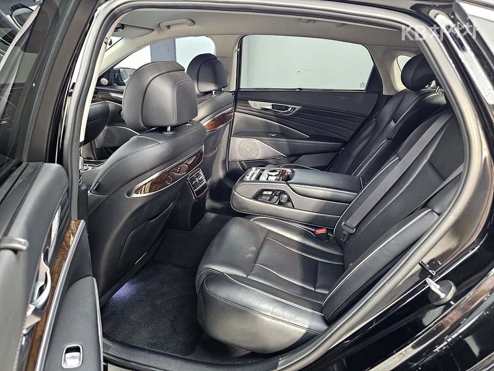Kia K9 — miniaturë 9