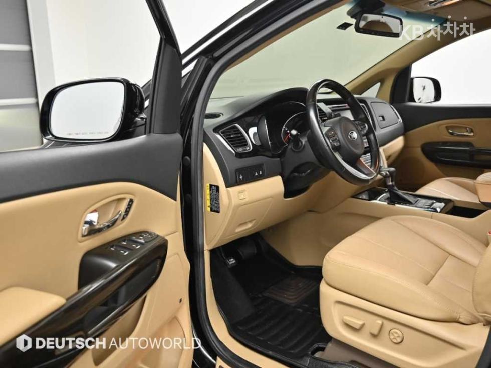 2017 - kia carnival