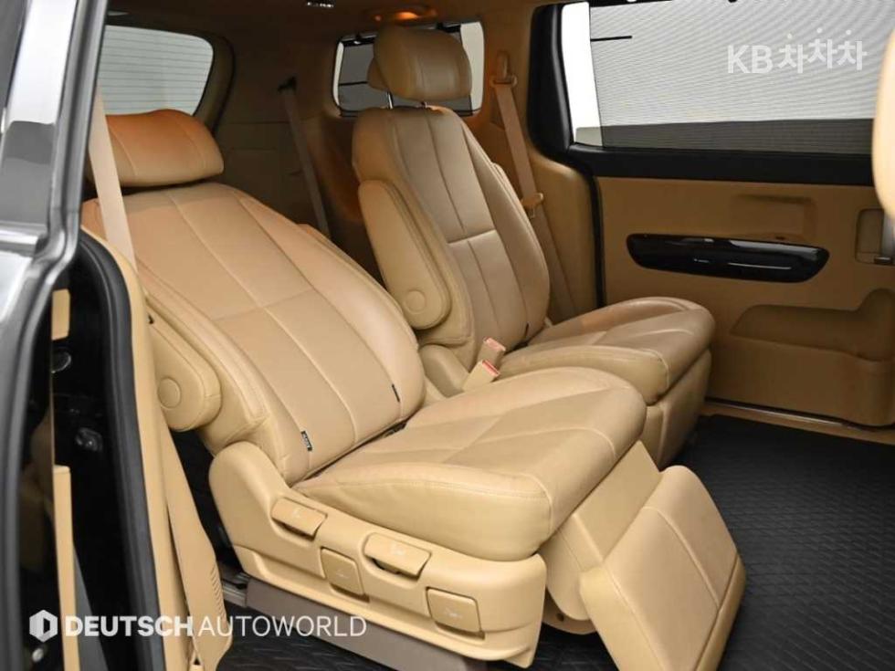 2017 - kia carnival