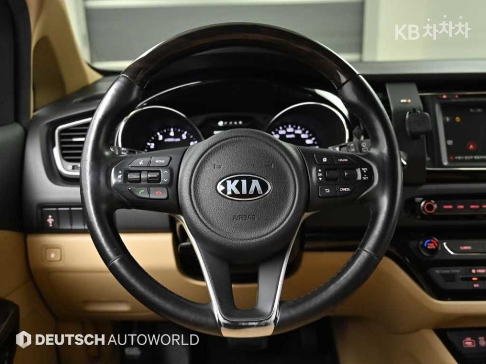 2017 - kia carnival