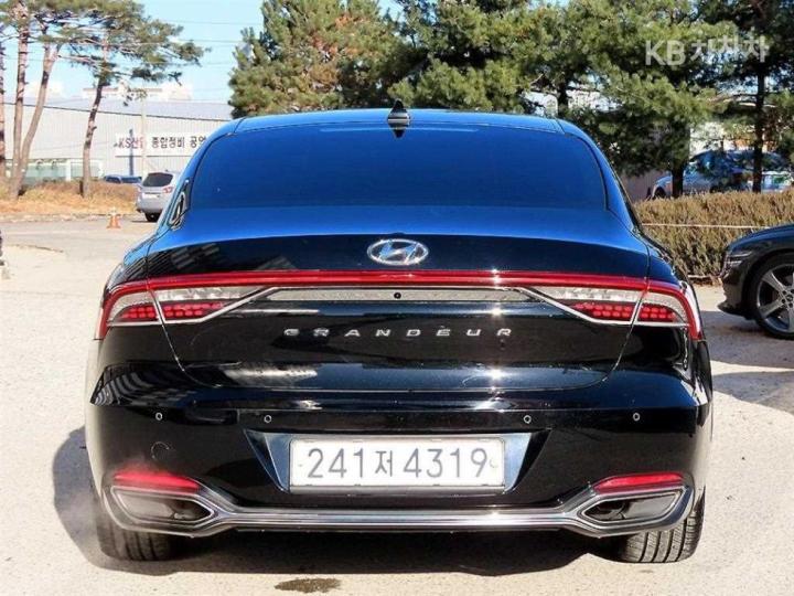 Hyundai Grandeur 2.5 Exclusive 5