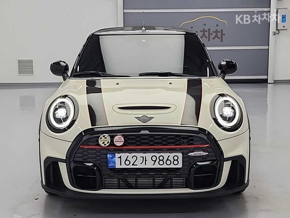 2022 MINI Used Car photo