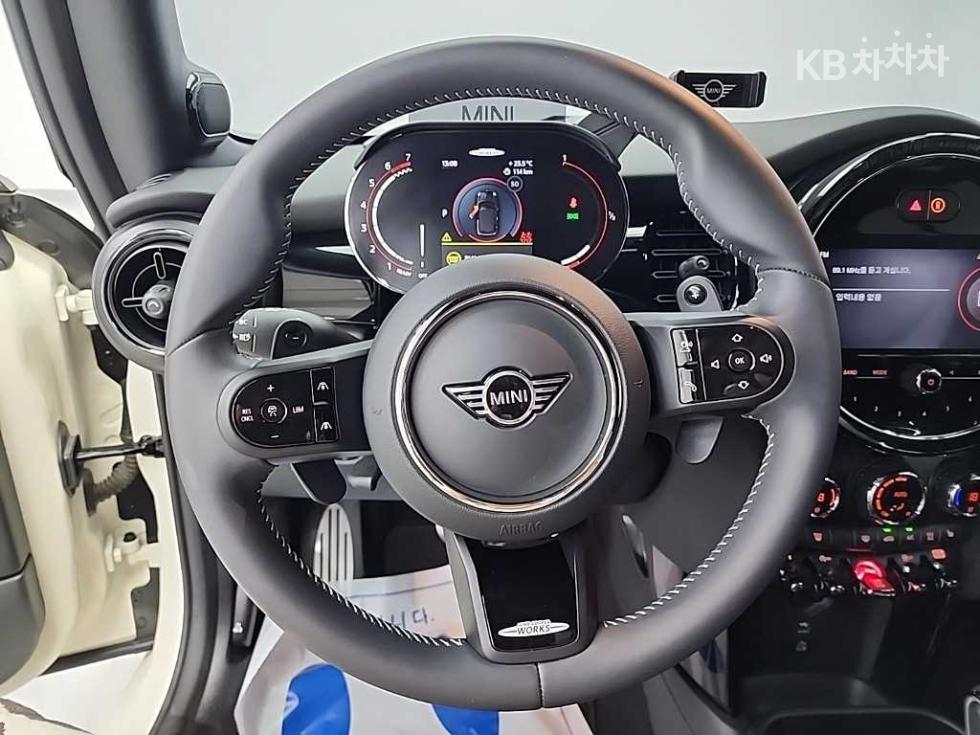 2022 MINI Used Car photo