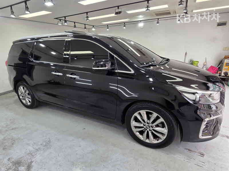 2017 - kia carnival