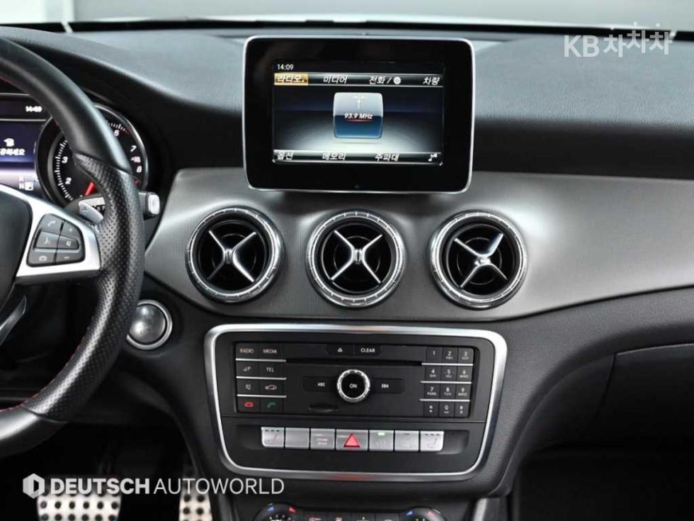 2018 - mercedes-benz cla-class