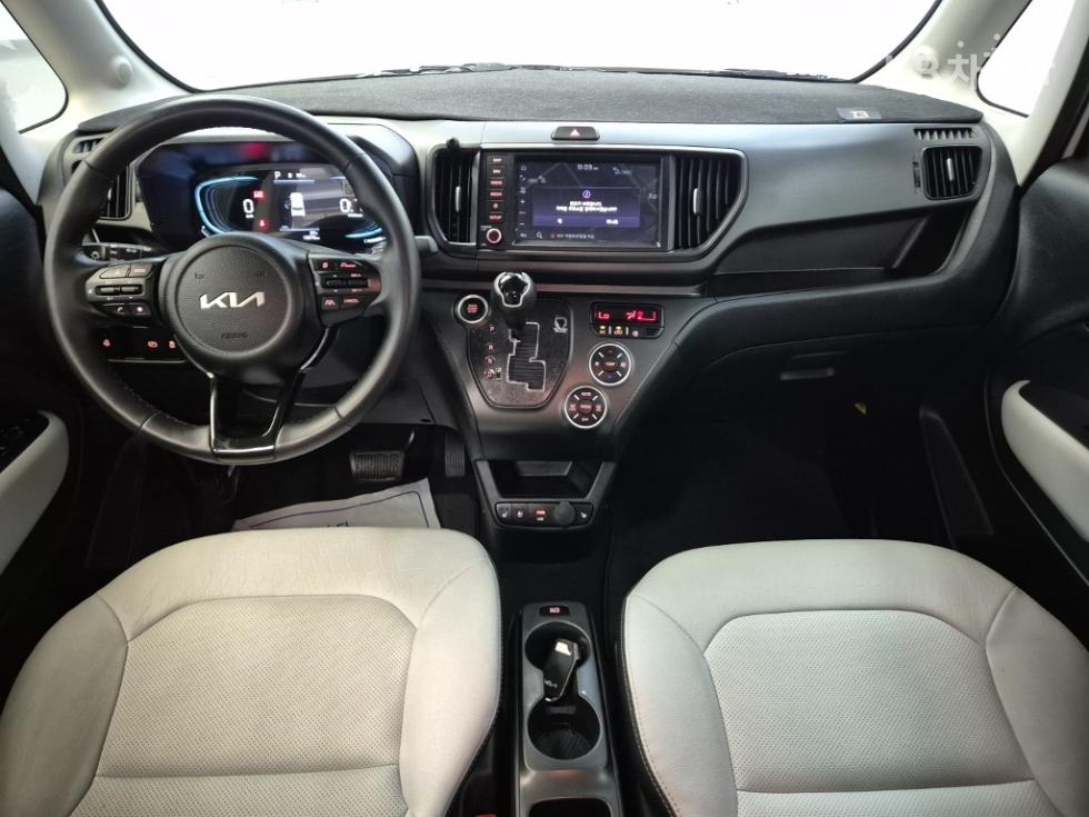 2025 - kia kia