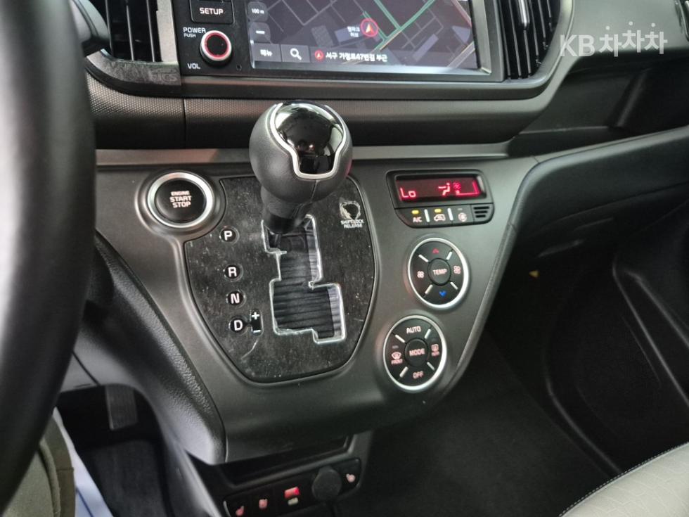 2025 - kia kia