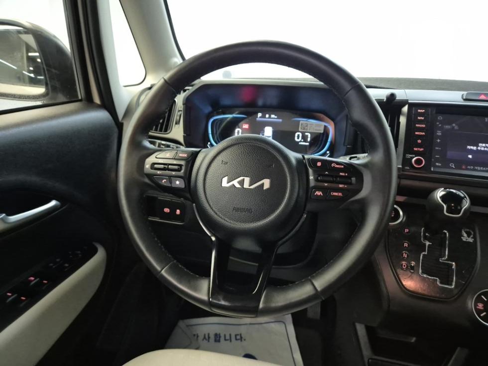 2025 - kia kia
