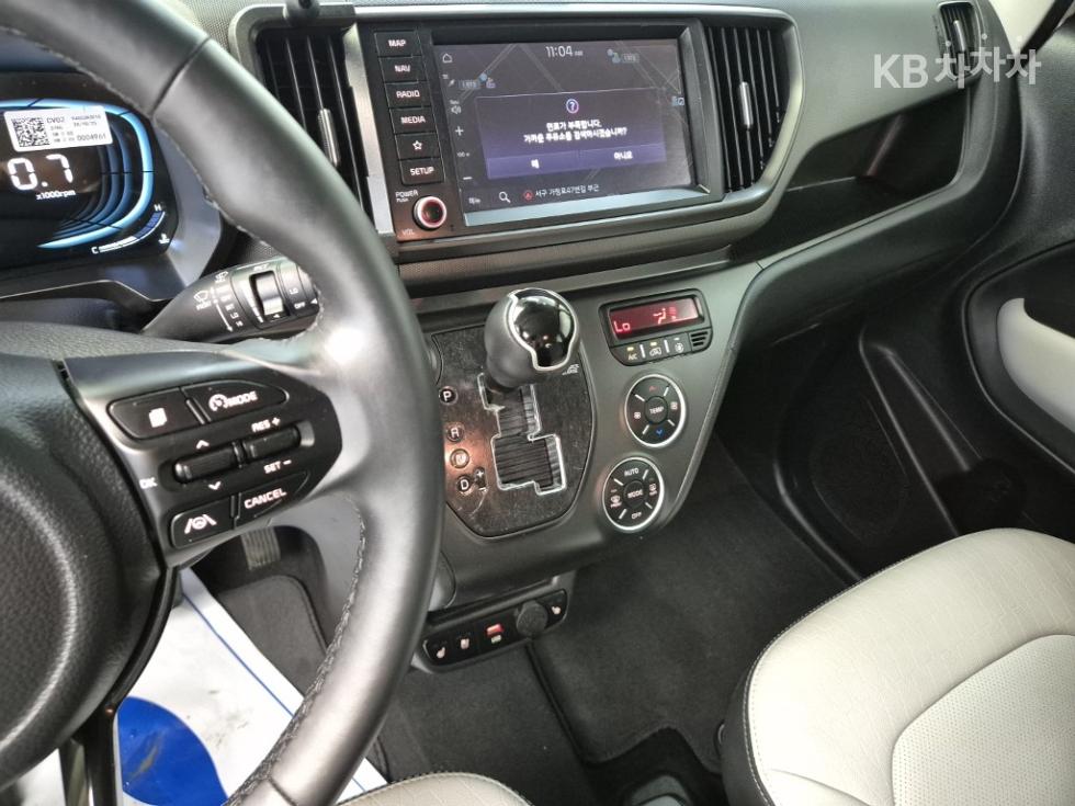 2025 - kia kia