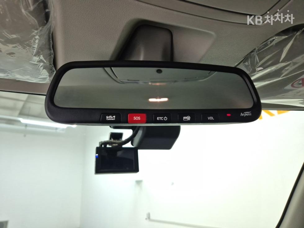2025 - kia kia