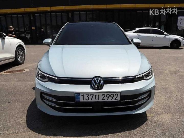 Volkswagen Golf The 8 MK8 2.0 TDI Prestige 3